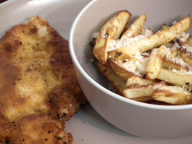 cajun-fried-chicken-breast-truffle-chips Cajun fried chicken with truffle and parmesan chips