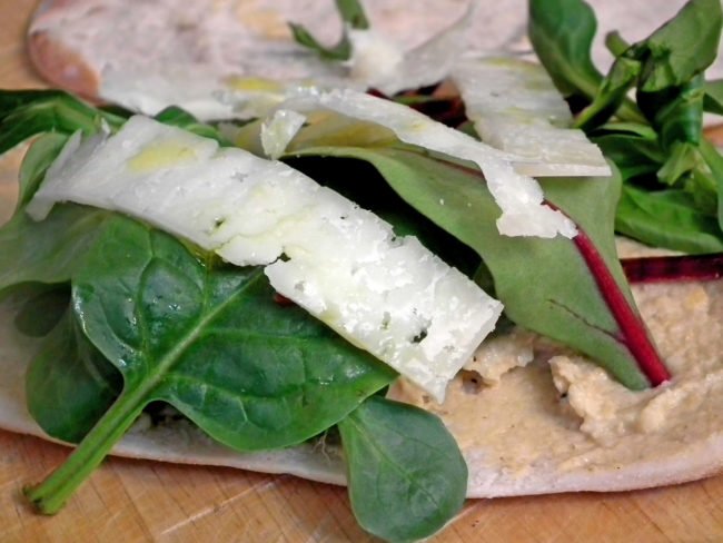 Hummus & manchego cheese pitta